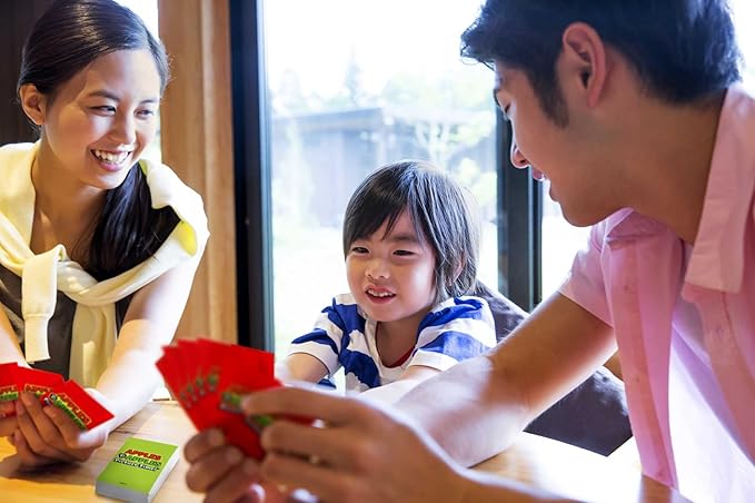 Mattel Games Apples to Apples Junior Kids Game, Card Game for Family Night with Kid-Friendly Words to Make Crazy Combinations