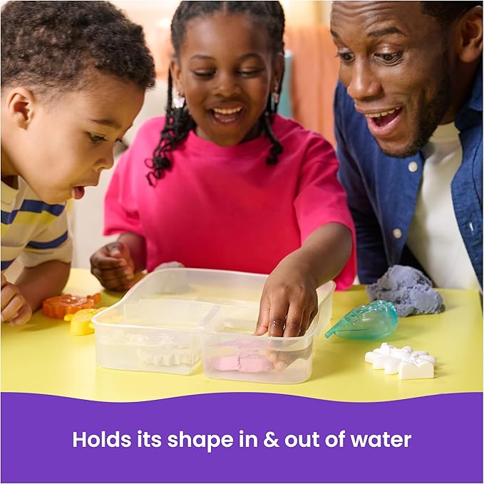 Kinetic Sand Splash, Water Play Sandbox with 12oz Color-Change Play Sand, 4 Molds & Tray (Amazon Exclusive), Toddler Toys, Kids Toys for Girls & Boys