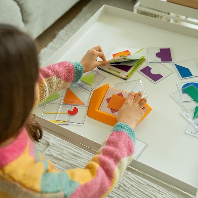 SmartGames Color Code Cognitive Skill-Building Puzzle Game Featuring 100 Challenges for Ages 5 - Adult