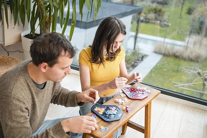 SmartGames Genius Gems from The Classic Two-Player Battle Game for Ages 8 + Now with 5 Levels and Over 10,000 Puzzle Combinations