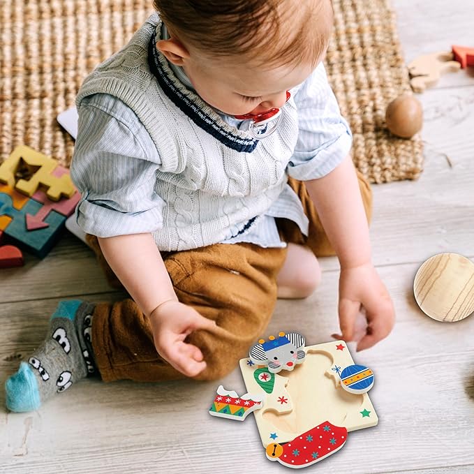Mudpuppy Festive Friends – Set of 4 Wooden 4 Piece Puzzles Featuring A Colorful Christmas Scene with Adorable Characters Perfect for Toddlers