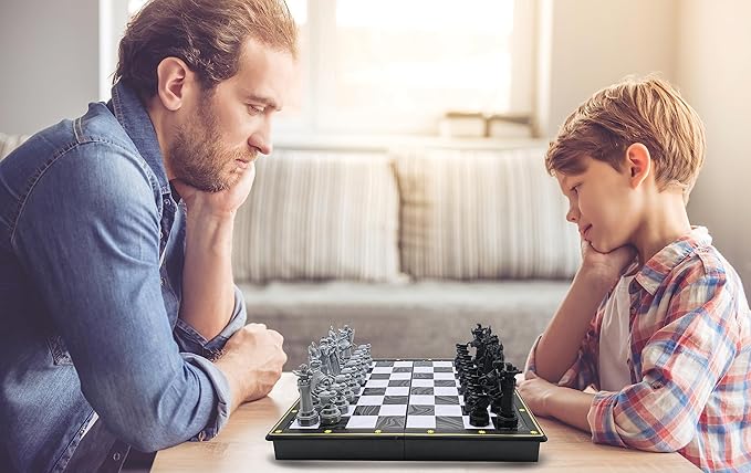 Lexibook - Harry Potter Chess Games, Magnetic and Foldable Chess Board, 32 Pieces, Family Game, CGM300HP