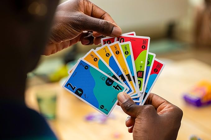 Scout – Award-Nominated Strategic Card Game | 2–5 Players | Ages 9+ | Portable Travel Game