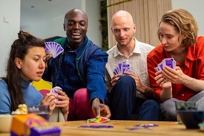 Scout – Award-Nominated Strategic Card Game | 2–5 Players | Ages 9+ | Portable Travel Game